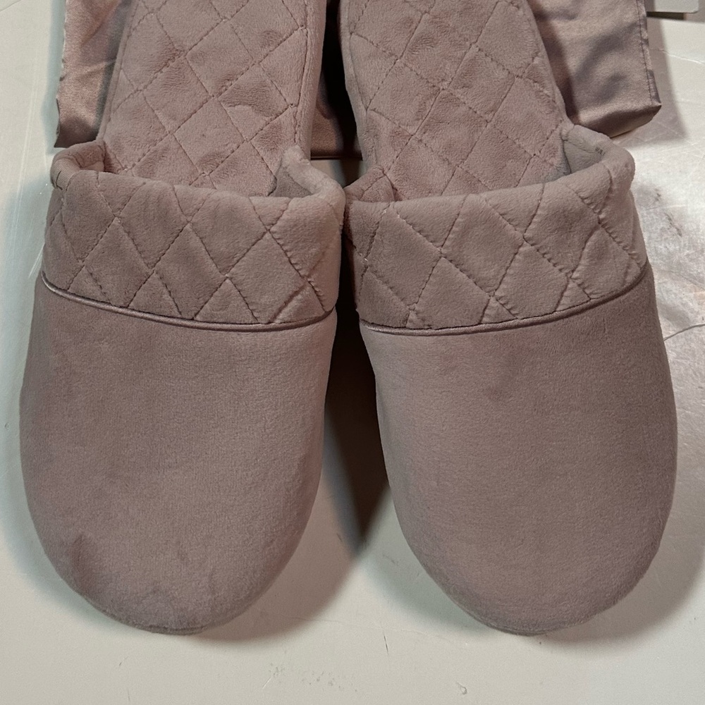 Barefoot Dreams LuxeChic Slippers - Picture 9 of 9